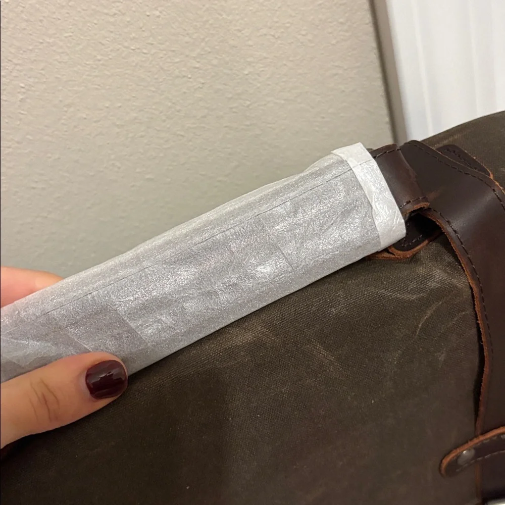 SOLD NWT~Men’s Vintage Leather Messenger Bag 💼 - Picture 3 of 9